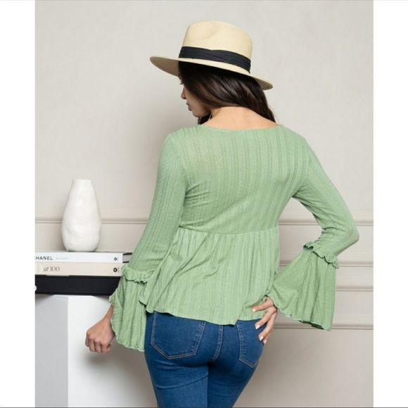 True Femininity displays in this Top!! - Picture 4 of 4